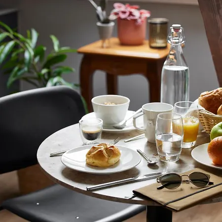 Base - Contactless Check In Aparthotel 4*