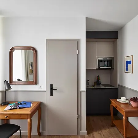 Base - Contactless Check In Apartmanhotel 4*