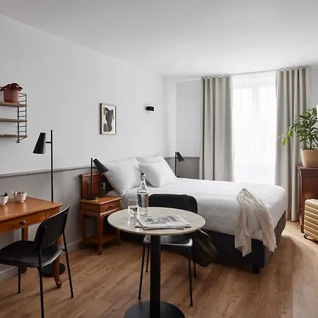 Base 4* Λωζάνη