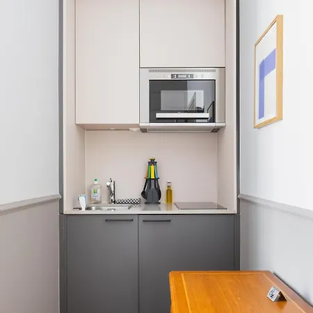 Base アパートホテル ローザンヌ