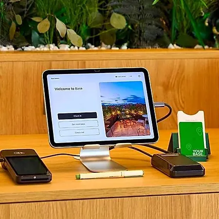 Base - Contactless Check In Apartmanhotel 4*
