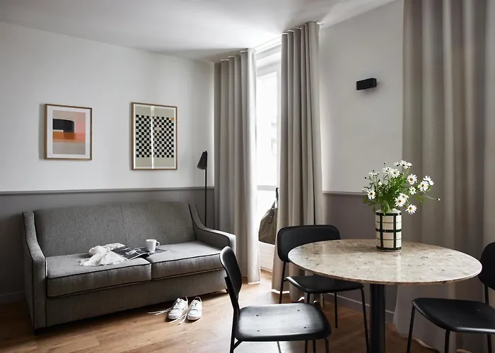 Aparthotel Base - Contactless Check In