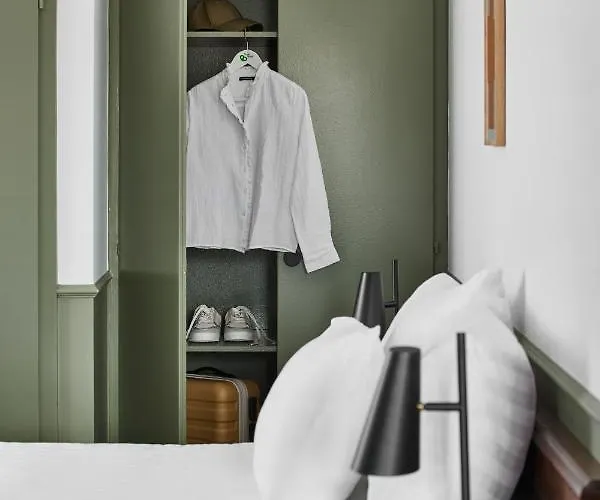 Base - Contactless Check In لوزان