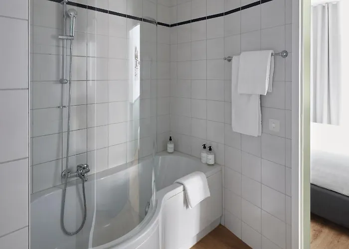 公寓式酒店 Base - Contactless Check In 洛桑